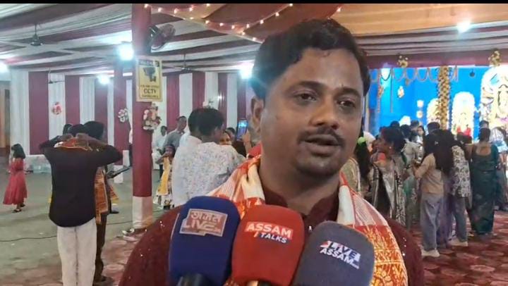 ৯২ তম্ বৰ্ষত ভৰি দিলে নিজ লাওঁখোৱা বাৰোৱাৰী দুৰ্গা পূজা সমিতিয়ে, ভক্তৰ ব্যাপক সমাগম